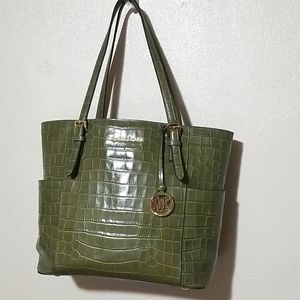 Micheal Kors Olive Green Purse